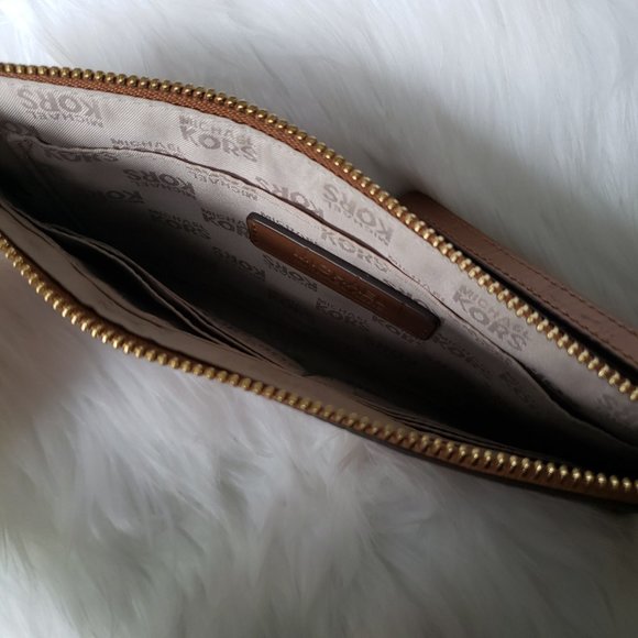 Textured Leather Michael Kors Luggage Colored Wristlet - Picture 4 of 6